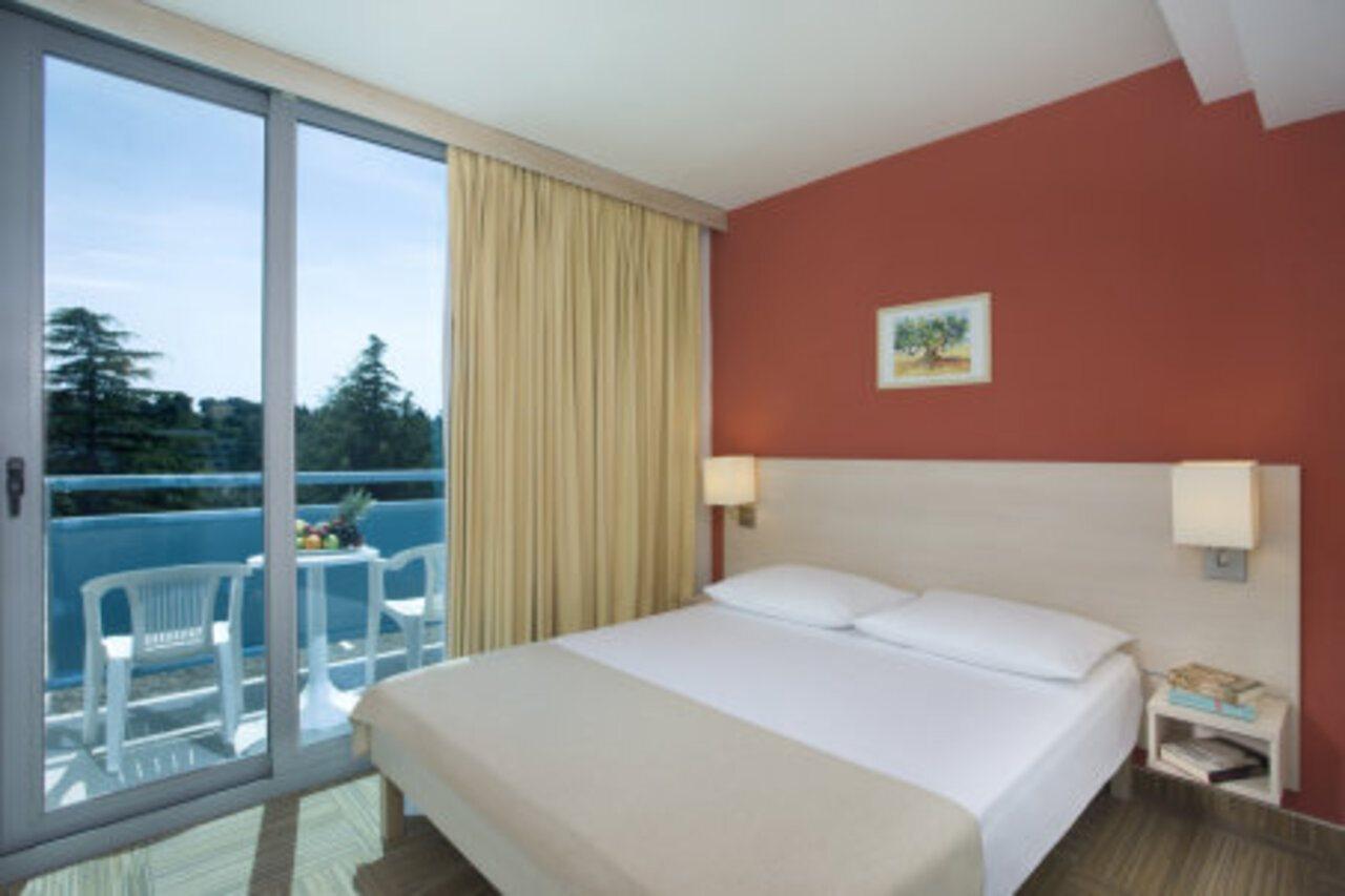 Sunny Porec By Valamar, Ex Crystal Екстер'єр фото