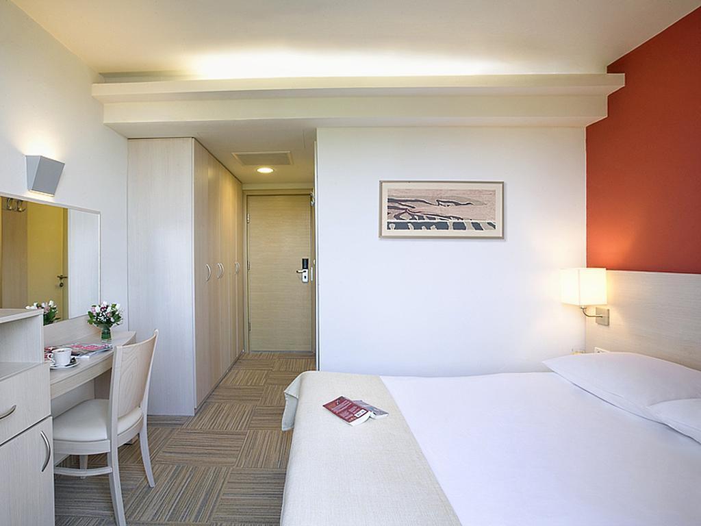 Sunny Porec By Valamar, Ex Crystal Екстер'єр фото