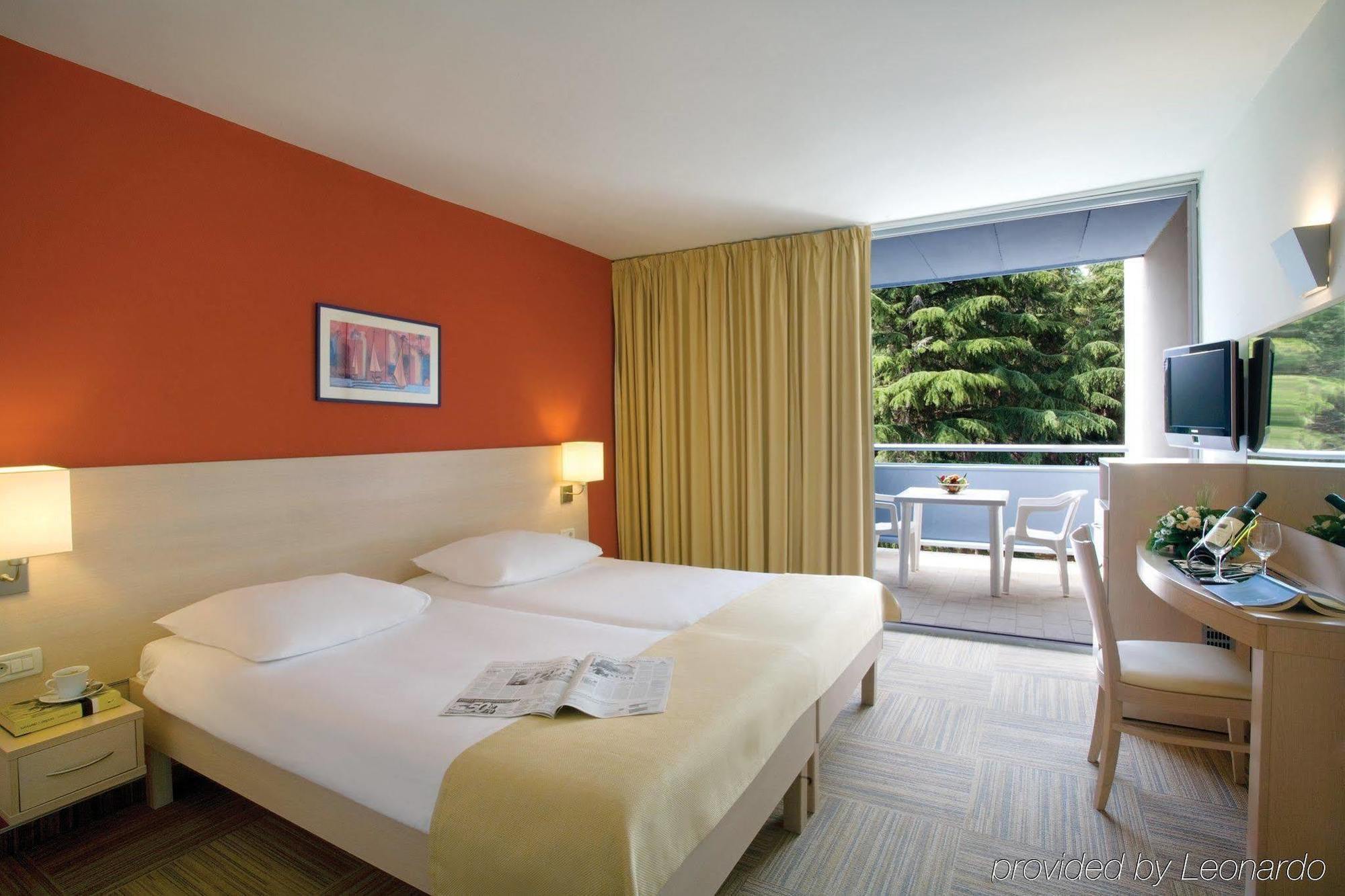 Sunny Porec By Valamar, Ex Crystal Екстер'єр фото