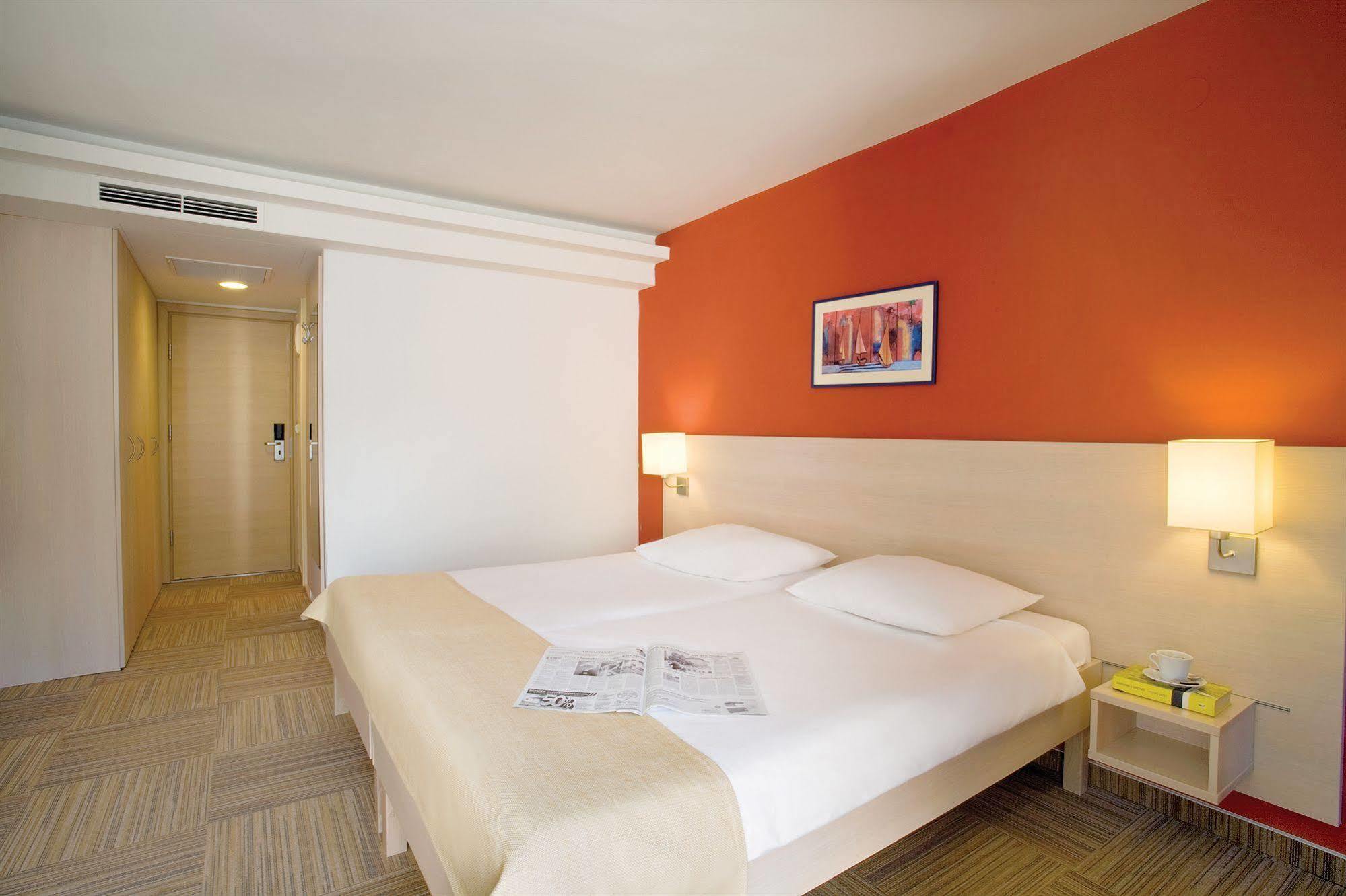Sunny Porec By Valamar, Ex Crystal Екстер'єр фото