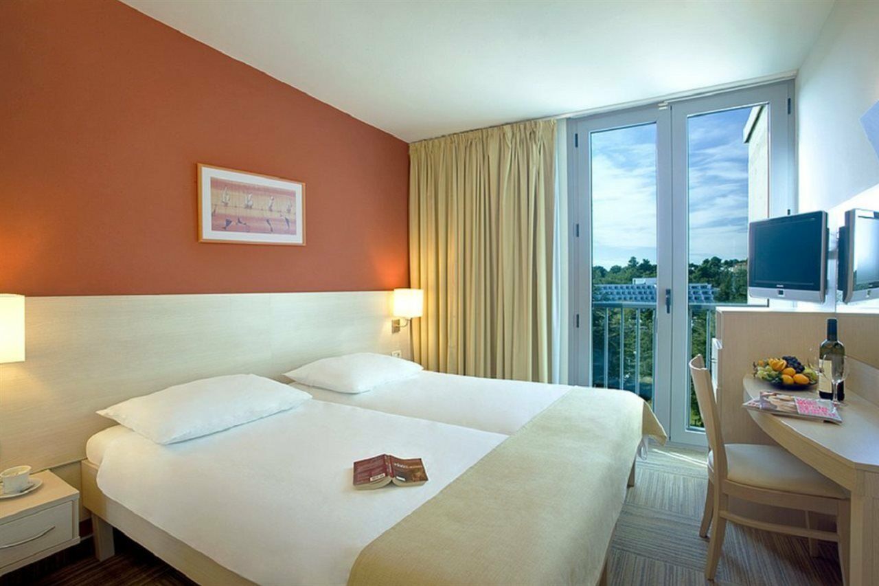 Sunny Porec By Valamar, Ex Crystal Екстер'єр фото